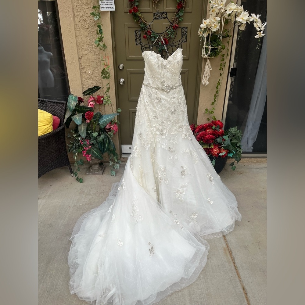Maggie Sottero Delores 4MS843 Elegant White Floral Wedding Dress